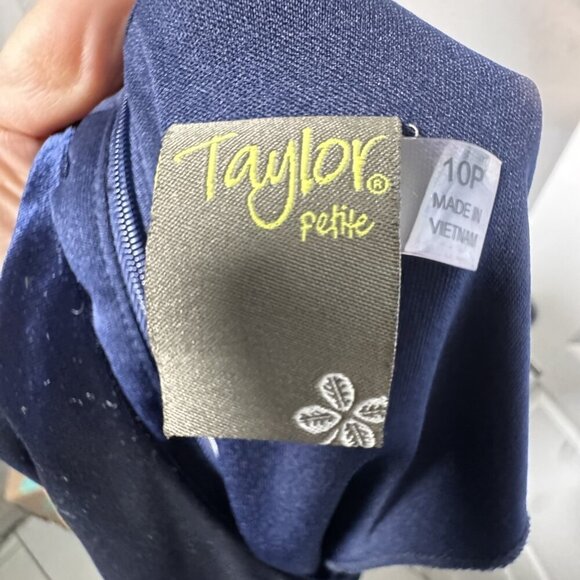 Taylor Navy Blue Velvet Long Sleeve tiered Shift Dress size 10P 10 Petite - Picture 4 of 6
